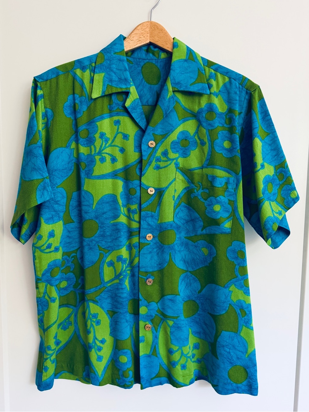 Vintage Green and Blue Floral Short-Sleeve Hawaiian Shirt, size M-L